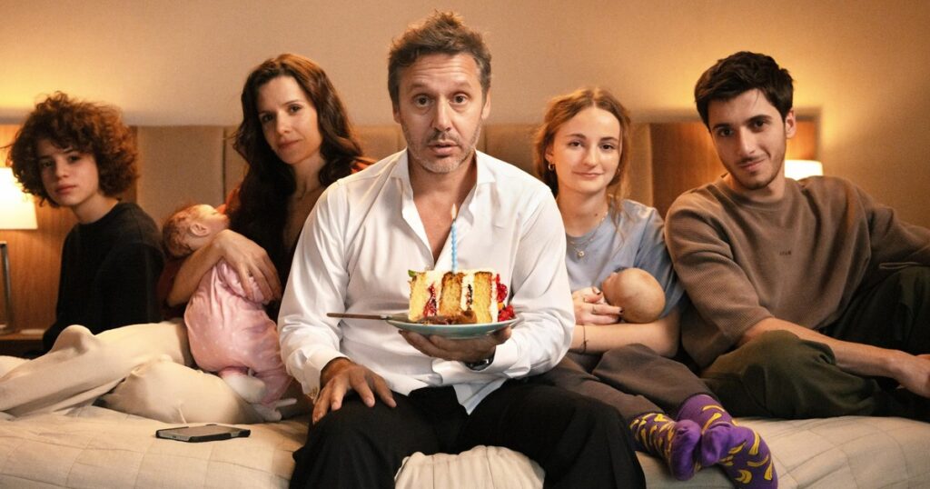 acaba de estrenar "Las maldiciones" y ahora se prueba como director de otra serie, con Benjamín Vicuña como protagonista