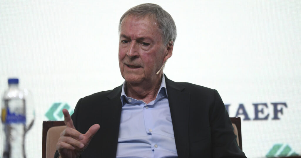 Schiaretti acusó a Milei de tomar una medida oportunista "porque le faltan dólares y vienen las elecciones"