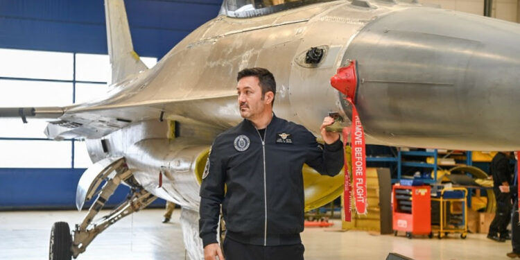 petri-con-avion-750x375