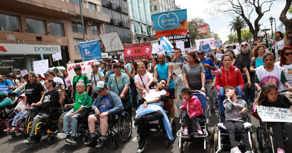 El Gobierno liberó fondos y aumentó las prestaciones para personas con discapacidad