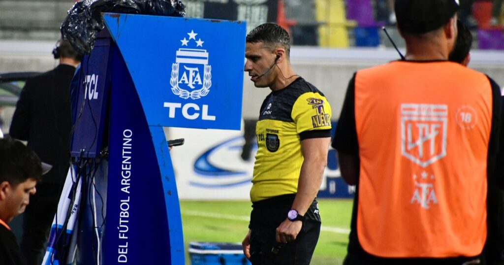 Arasa y Gariano no fueron parados tras favorecer a Barracas Central y Lamolina lo dirigirá contra Boca