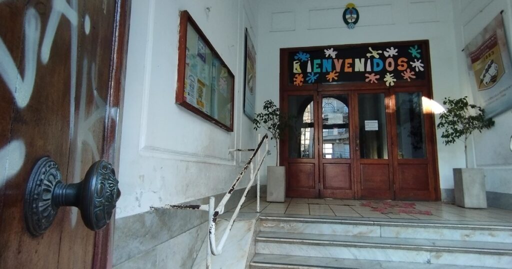 arrancó la medida de fuerza en todo el país y los gremios marchan al Congreso
