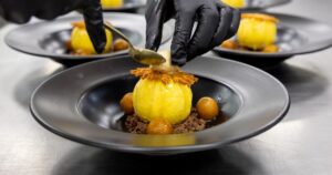 Postres, tortas y esculturas de chocolate, en la búsqueda de los mejores pasteleros del país