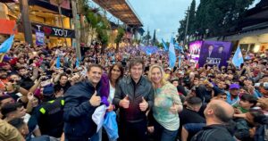 los funcionarios presionan por cambios, pero no todos piden lo mismo