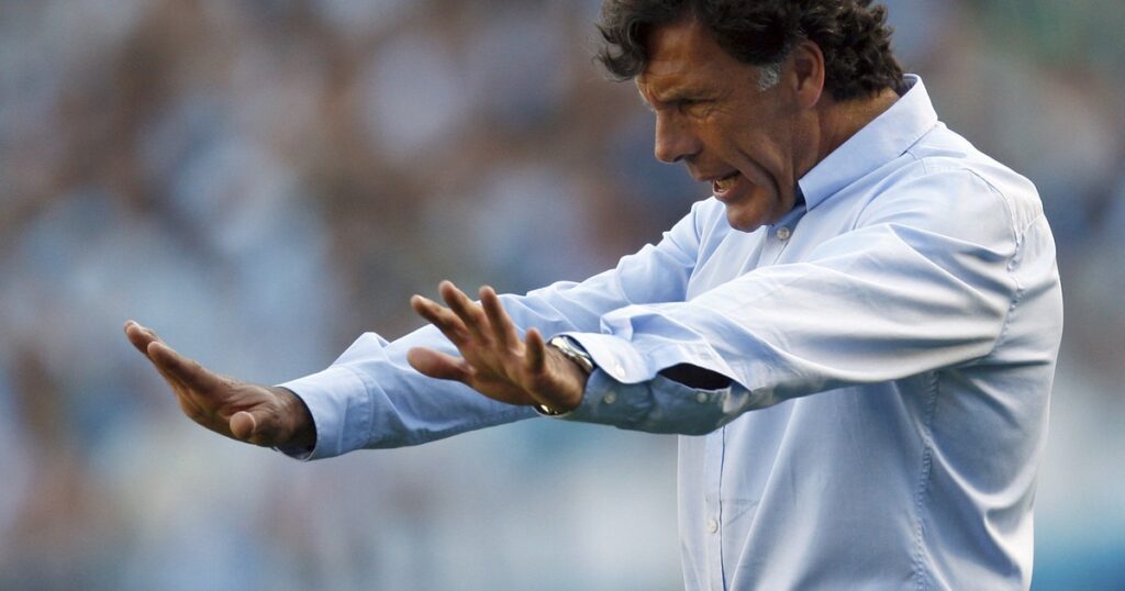 la noche en que se fue a dormir como DT de la Selección hasta que un llamado lo privó de su máximo sueño