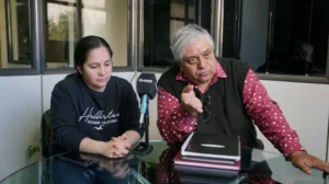 El presidente de la Vecinal de Laprida cuestionó el accionar de la IGJ y mostró los libros ante Crónica