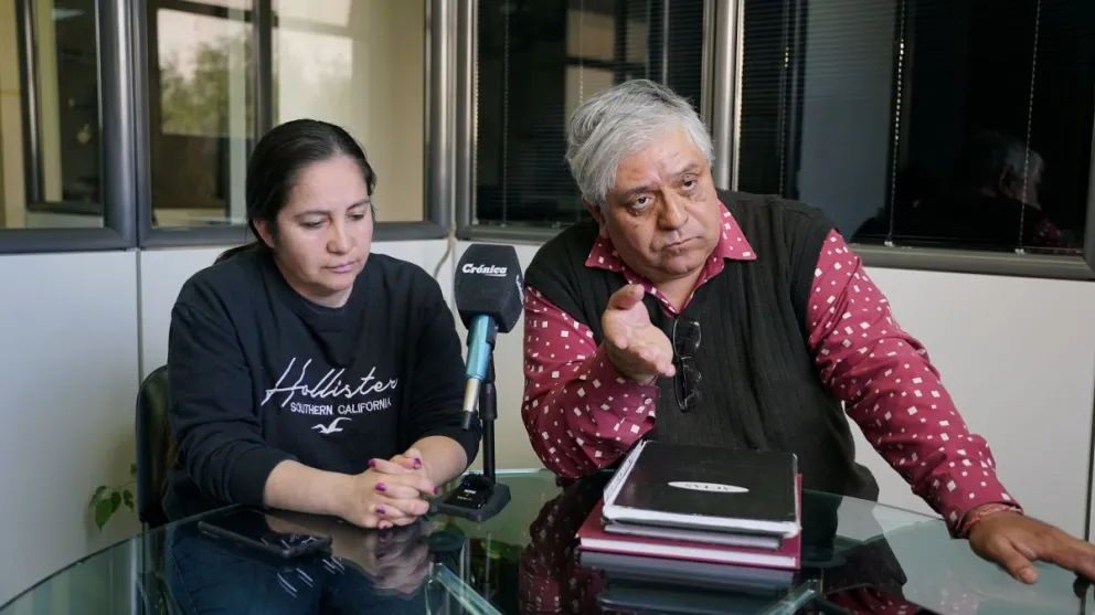 El presidente de la Vecinal de Laprida cuestionó el accionar de la IGJ y mostró los libros ante Crónica