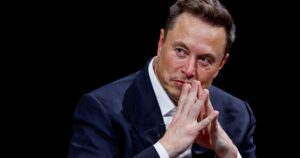 cómo funciona la enciclopedia creada por Elon Musk