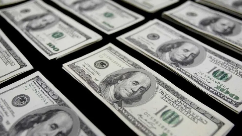 Fuerte baja del dólar oficial tras las elecciones