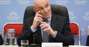 La oposición apuesta a remover a Espert de la comisión de Presupuesto con una votación en el recinto