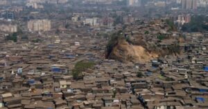 Pusieron en venta la "favela" más grande de Asia, que tiene 22 millones de habitantes