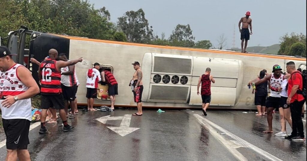 tres hinchas en estado crítico