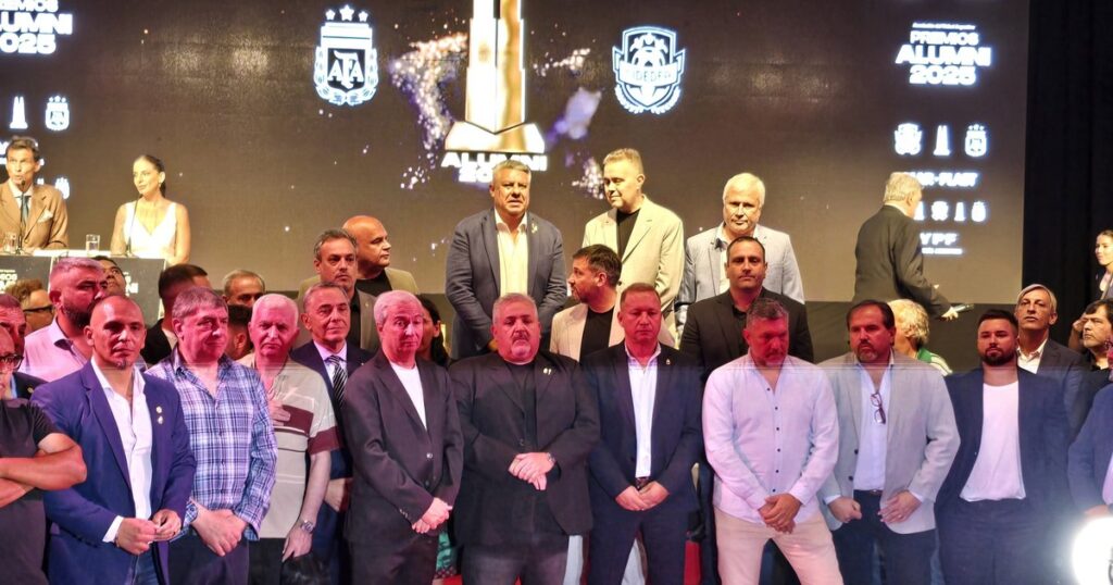 cómo se gestó la cadena de mensajes de los clubes del Ascenso y el Consejo Federal en apoyo a Chiqui Tapia