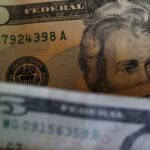 Utilice este título  a cuánto cotiza este sábado 07 de marzo y cree en base a ese titulo original un titulo nuevo, preciso, comprensible y que no pierda relacion con el titulo original. Necesito que me devuelvas solo y nada mas que el titulo nuevo.