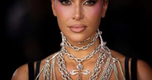 Kim Kardashian, de influencer y empresaria multimillonaria a estrella de una serie como abogada