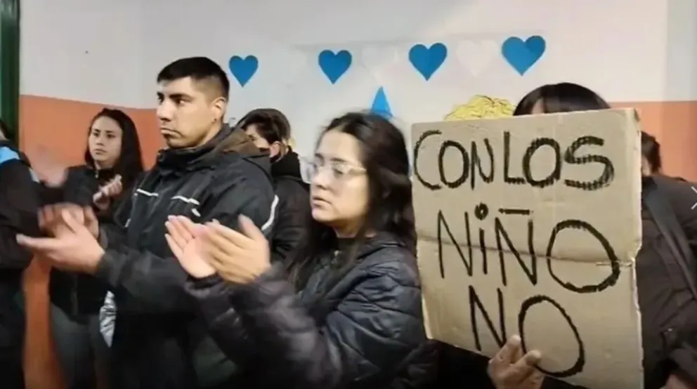 Maestra acusada de abuso: Las madres de los niños esperan que salga a la luz la verdad en el juicio