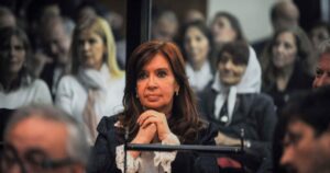 comienza el juicio, con Cristina Kirchner y otros exfuncionarios entre los acusados de corrupción