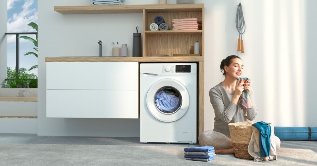 TCL lanza lavarropas, lavasecarropas y heladeras en Argentina: cómo son y cuánto valen