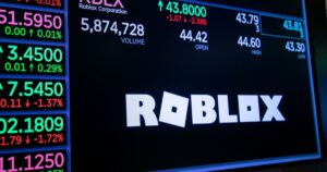 Qué es Roblox, la plataforma de videojuegos que la Ciudad ordenó bloquear en sus colegios