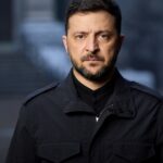 Renuncia del jefe de gabinete de Zelenski en medio de escándalo de corrupción.