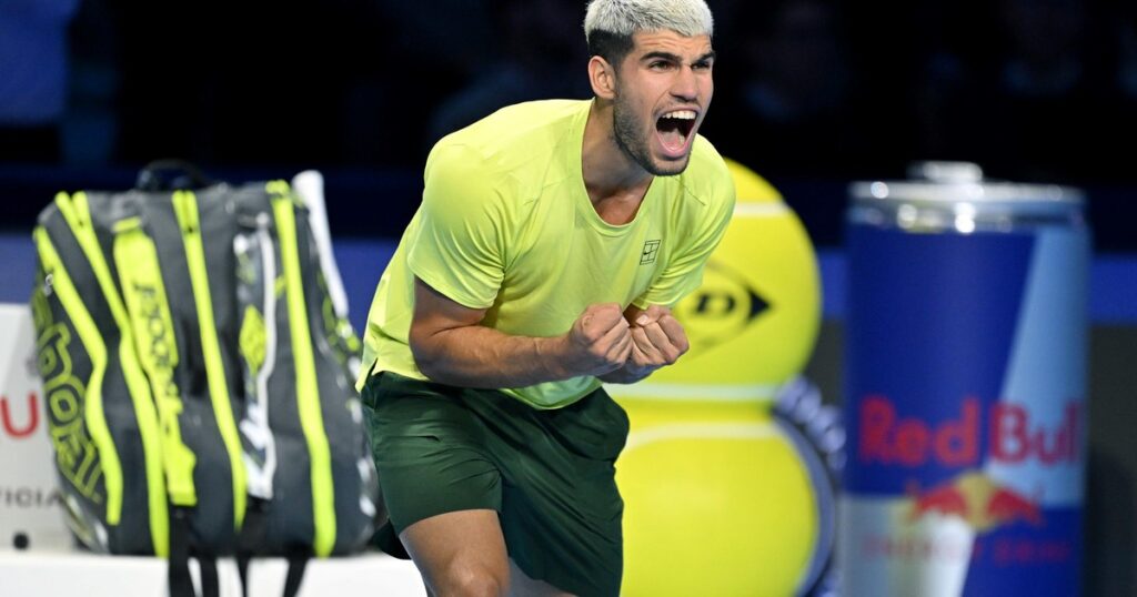 le ganó a Musetti, avanzó a semis de ATP Finals y cierra el año arriba de Sinner