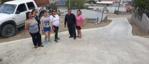 Vecinos de la zona alta de Las Flores se organizaron y pavimentaron un pasaje