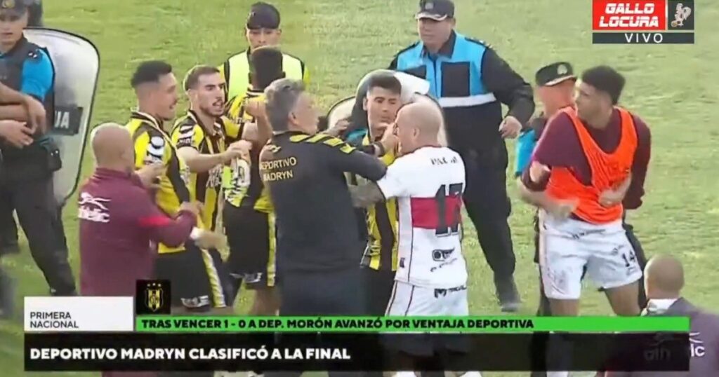 Deportivo Madryn le ganó a Morón 1-0 y los futbolistas terminaron a las piñas