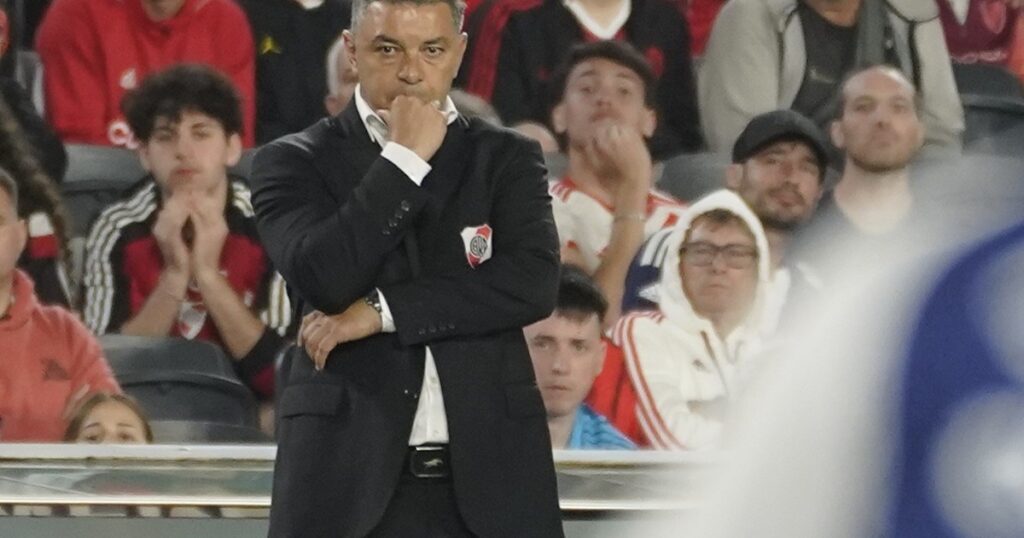 ¿por qué los jugadores no le responden a Gallardo?