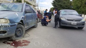 Un anciano fue embestido y voló 15 metros frente a la Comisaría Segunda