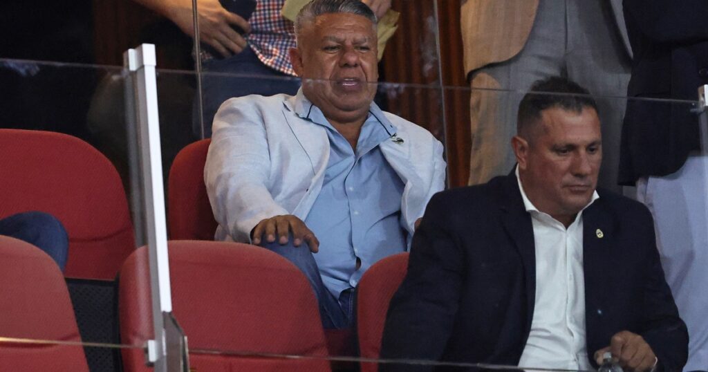 Chiqui Tapia viajó a la final del Clausura en un avión privado, operado por la empresa vinculada a las supuestas coimas en ANDIS