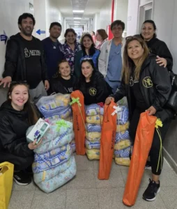 Donaron almohadas, termómetros y sillas plegables al área de Pediatría del Hospital Regional