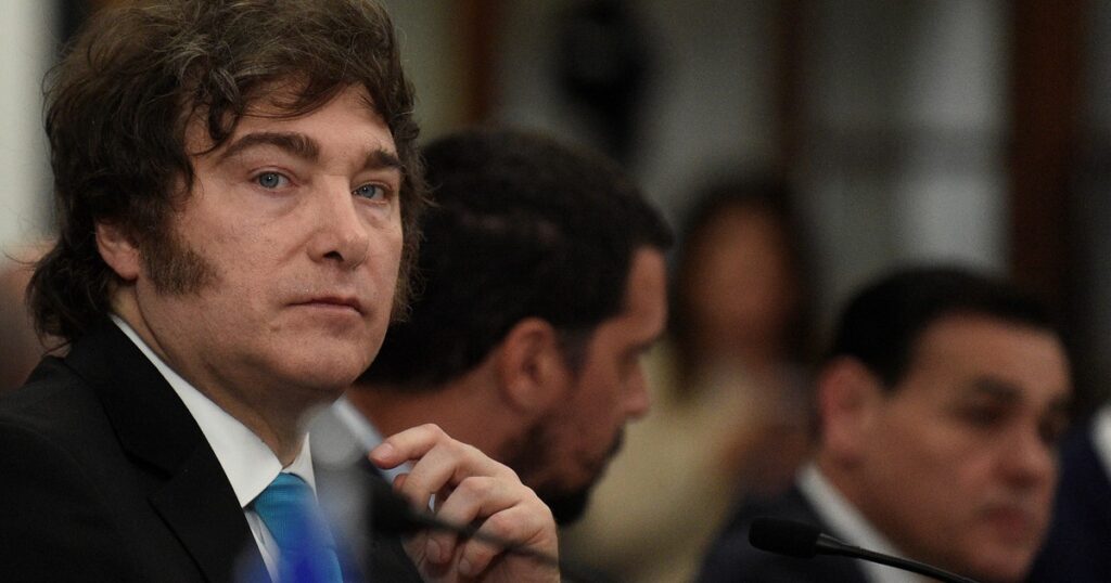 Pese al dólar estable y la baja de tasas, el Gobierno cierra el año sin reactivar la economía