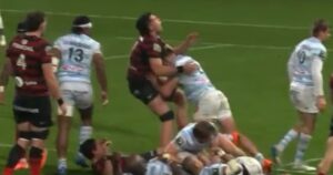 el brutal cabezazo al pecho que sufrió el argentino Efraín Elías en el rugby de Francia