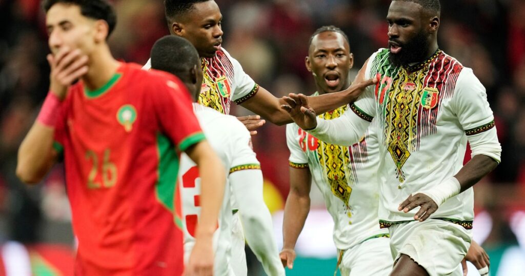 Marruecos no pudo pasar del empate ante Mali en la Copa África y ante la mirada de Mbappé no pudo estirar su increíble récord de victorias consecutivos