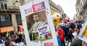 Macron quiere una "etiqueta de confianza" para la prensa y desata críticas de censura