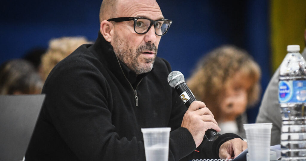 "Nos atacan porque rompimos el status quo"