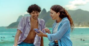 Antes del Carnaval, un banco "le encontró la vuelta" para permitirles a sus clientes pagar en Brasil con pesos