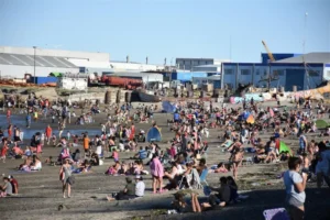 Comodoro Rivadavia y Rada Tilly registrarán una jornada de intenso calor este martes, con una temperatura máxima estimada en 29°C.