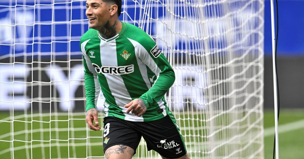 Gio Lo Celso le dio el empate a Betis y Chimy Ávila entró sobre el final, mientras espera por un llamado de Boca