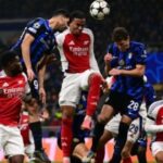 Utilice este título Inter de Milán vs Arsenal, un duelo imperdible en una jornada que empezará a entregar certezas y cree en base a ese titulo original un titulo nuevo, preciso, comprensible y que no pierda relacion con el titulo original. Necesito que me devuelvas solo y nada mas que el titulo nuevo.