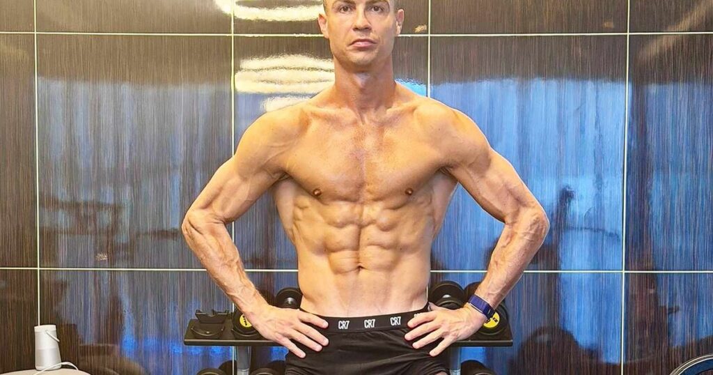La rutina viral de Cristiano Ronaldo para tener abdominales y piernas perfectos