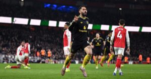 Manchester United, con Lisandro Martínez como emblema, dio el gran golpe como visitante en la Premier League y bajó al líder Arsenal