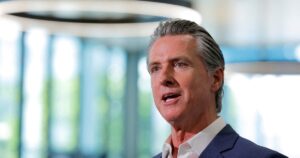 Newsom destina 140 millones de dólares a proyectos de seguridad vial