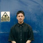 Utilice este título  Pat Alvarez, el músico argentino que hizo la canción que cierra la nueva temporada de “Emily in Paris” y cree en base a ese titulo original un titulo nuevo, preciso, comprensible y que no pierda relacion con el titulo original. Necesito que me devuelvas solo y nada mas que el titulo nuevo.