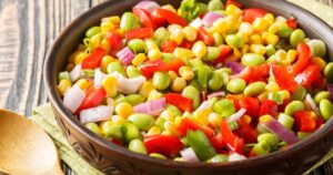 Receta de Ensalada de choclo, morrón y cebolla morada