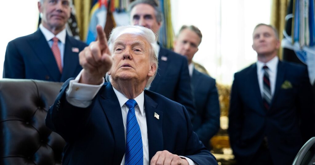 Trump demandó por USD 10.000 millones al IRS y al Tesoro por la filtración de su información fiscal que mostró que no pagó impuestos en años