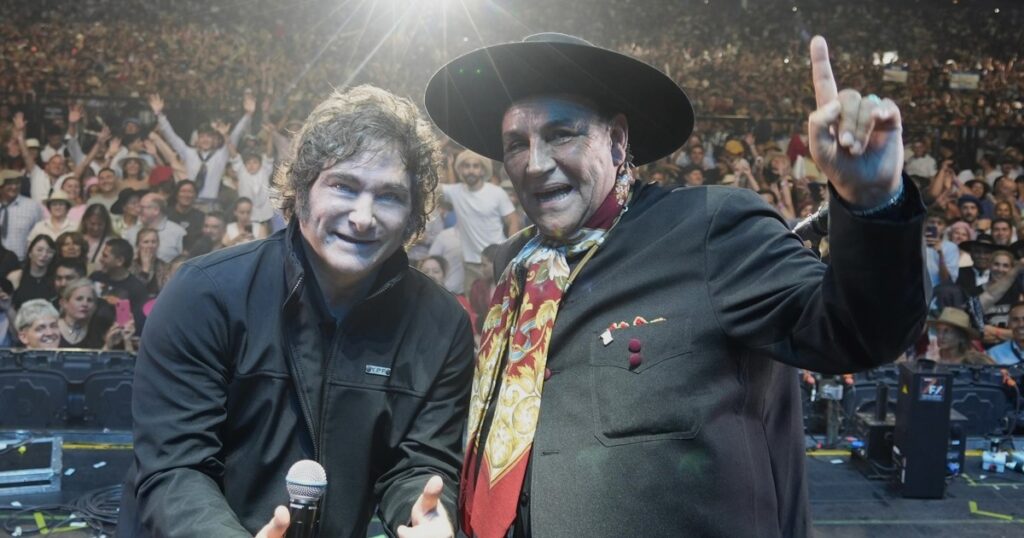 “Vivimos en democracia, gracias a Dios”