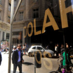 Utilice este título a cuánto cotiza este viernes 20 de febrero y cree en base a ese titulo original un titulo nuevo, preciso, comprensible y que no pierda relacion con el titulo original. Necesito que me devuelvas solo y nada mas que el titulo nuevo.