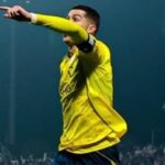 Utilice este título convirtió para Al Nassr en Arabia Saudita y se despega de Lionel Messi y cree en base a ese titulo original un titulo nuevo, preciso, comprensible y que no pierda relacion con el titulo original. Necesito que me devuelvas solo y nada mas que el titulo nuevo.