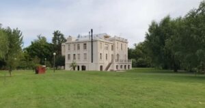 el convento de 1910 que estuvo en ruinas y hoy renace como escapada a 40 minutos de CABA